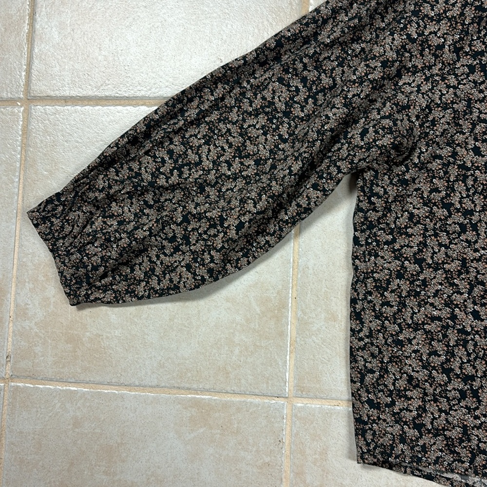 Universal Thread Top - Picture 3 of 7